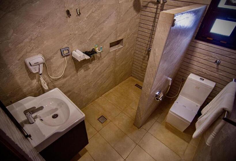 اتاق لوکس با تخت بزرگ, Coastline Resort