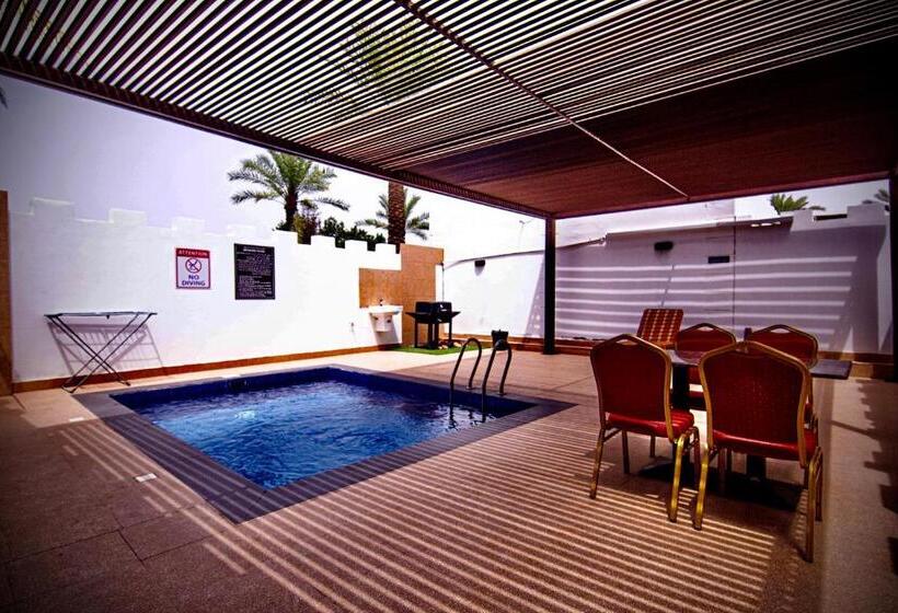 سوییت لوکس, Coastline Resort