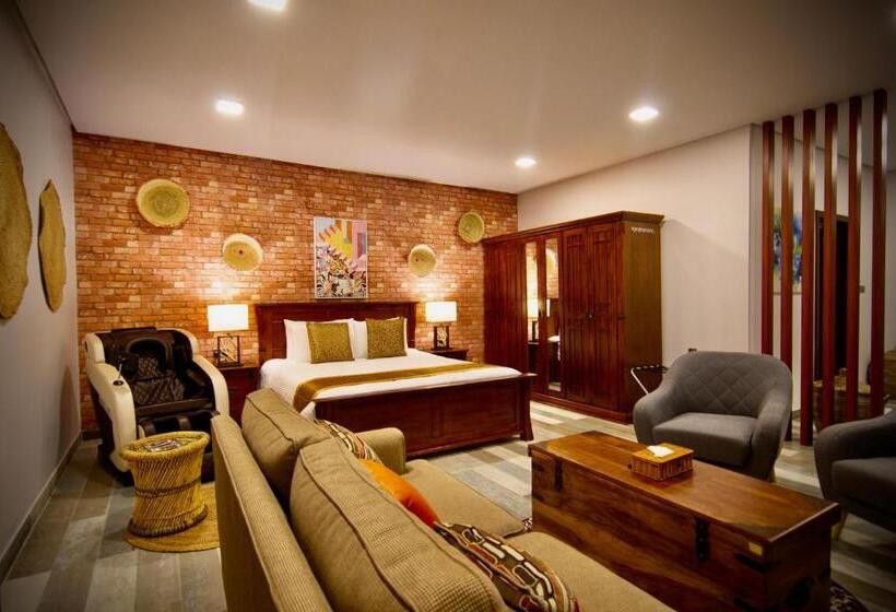 سوییت سوپریور, Coastline Resort