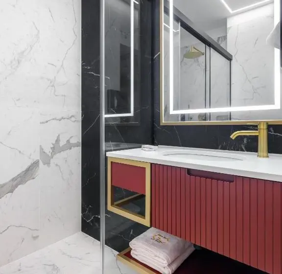 Standard-studio, Golden Queen Deluxe Jacuzzi Apartments   Old Town