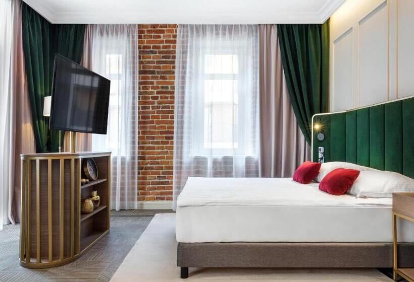 スタンダードスタジオ, Golden Queen Deluxe Jacuzzi Apartments Old Town