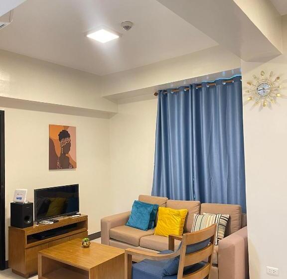 Apartamento 2 Dormitórios, Mactan Newtown Condo By Ejb