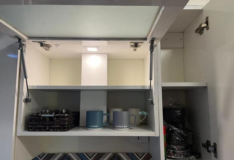 استودیوی استاندارد, Aesthetic Functional Minimalist Space Sunvida Tower Sv1716