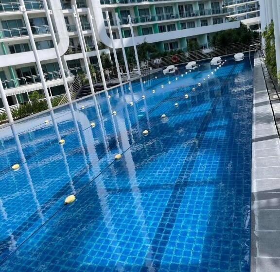 اتاق خانوادگی, Azure Urban Resort Residences