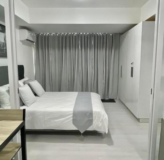 اتاق خانوادگی, Azure Urban Resort Residences