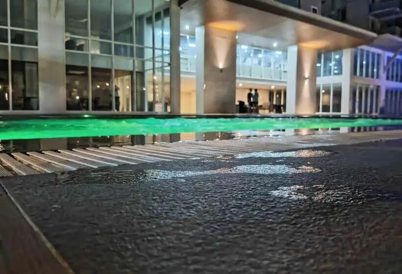 スタンダードスタジオ, Bacolod Mesavirre Condominium