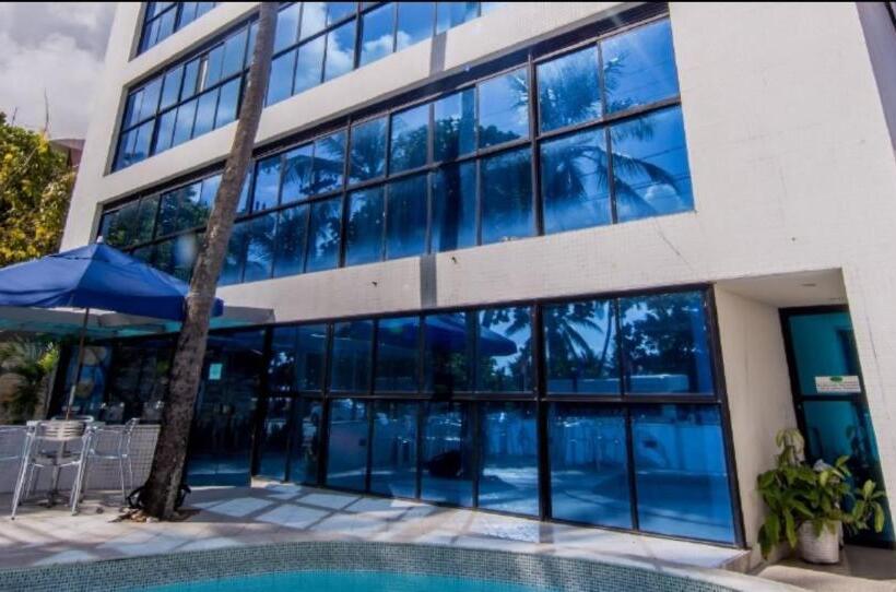 استودیوی استاندارد با چشم‌انداز دریا, Ambassador Flat