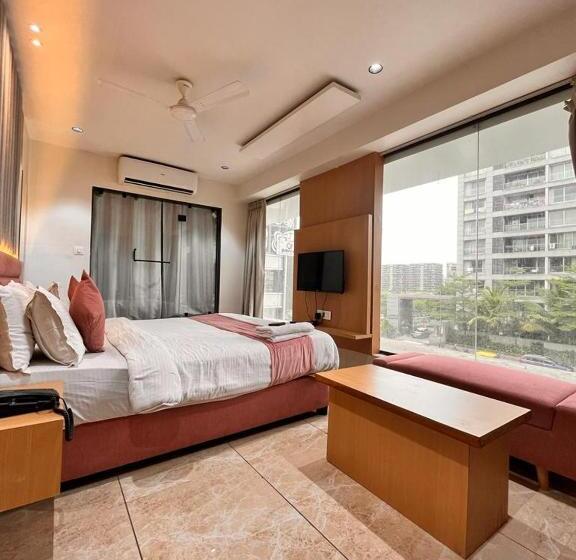 豪华工作室, Cozzy Pelace