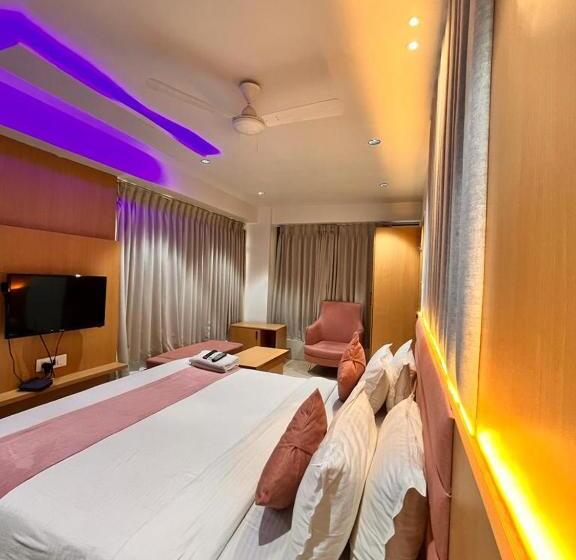 豪华工作室, Cozzy Pelace