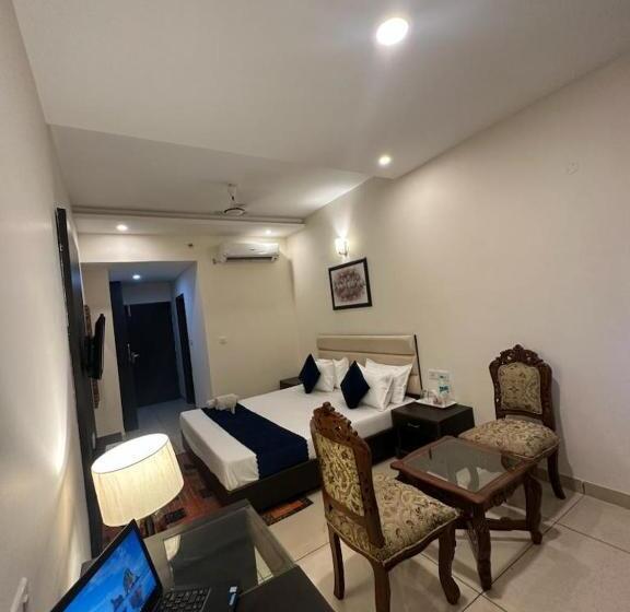 اتاق لوکس, Jb Residency !! Luxurious & Royal Balcony Rooms !! Large Rooms