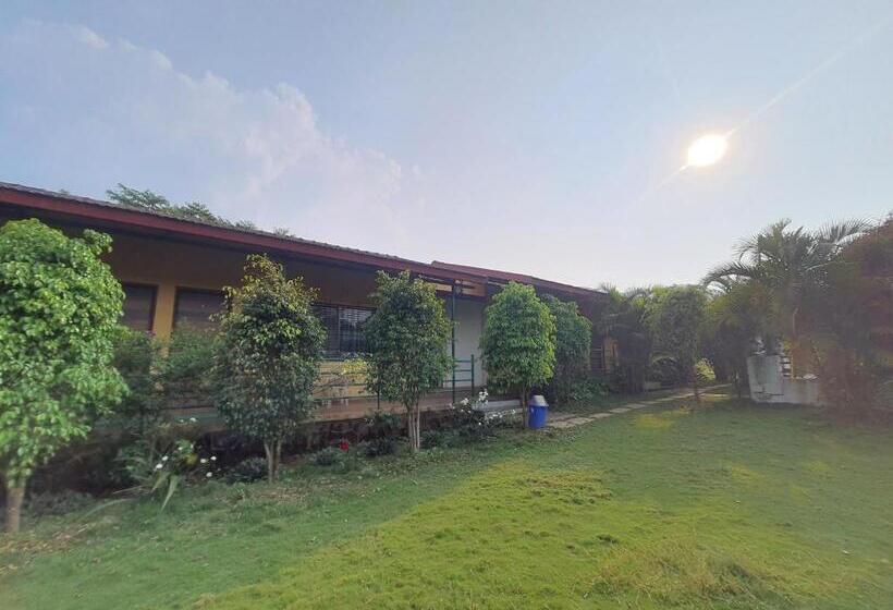 Стандартный Номер Кровать Кинг, Saifarm Resort Lonavala