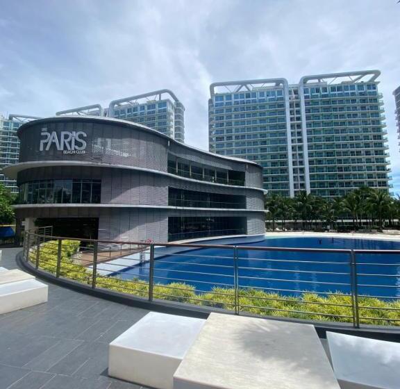 家庭间, Azure Staycation