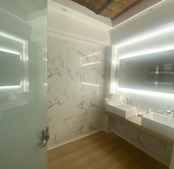 سوییت جونیور, Miluar Luxury B&b   Vanvitelli