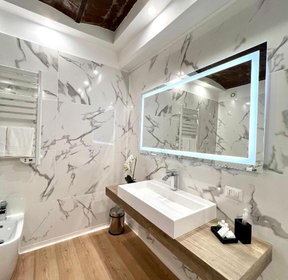 اتاق استاندارد با وان آب گرم, Miluar Luxury B&b   Vanvitelli