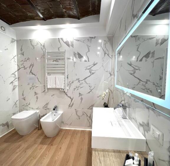 اتاق استاندارد با وان آب گرم, Miluar Luxury B&b   Vanvitelli