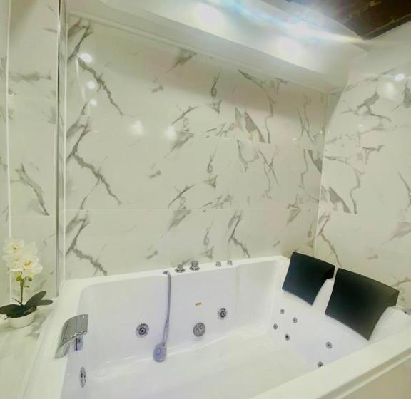 اتاق استاندارد با تخت بزرگ, Miluar Luxury B&b   Vanvitelli