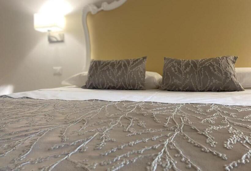 اتاق استاندارد با تخت بزرگ, Miluar Luxury B&b   Vanvitelli