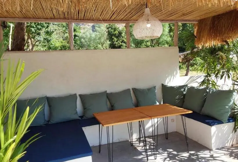 Huoneisto 1 Makuuhuone Terassi, Okaoki Homestay