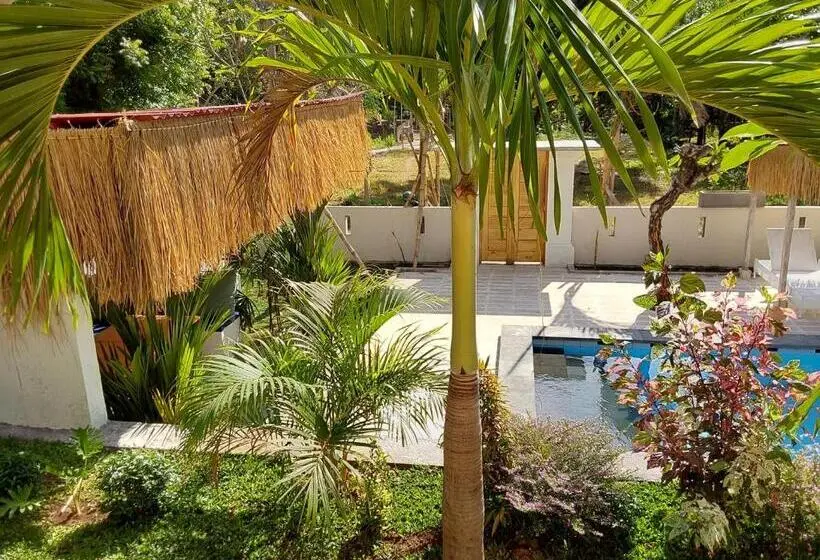 Huoneisto 1 Makuuhuone Terassi, Okaoki Homestay