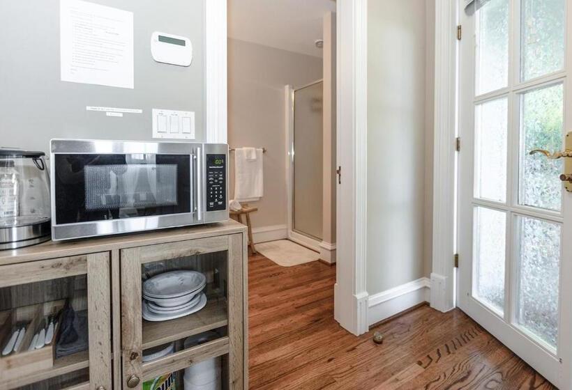 小型套房带海景, Gorgeous Private Estate With Ocean And Mountain View