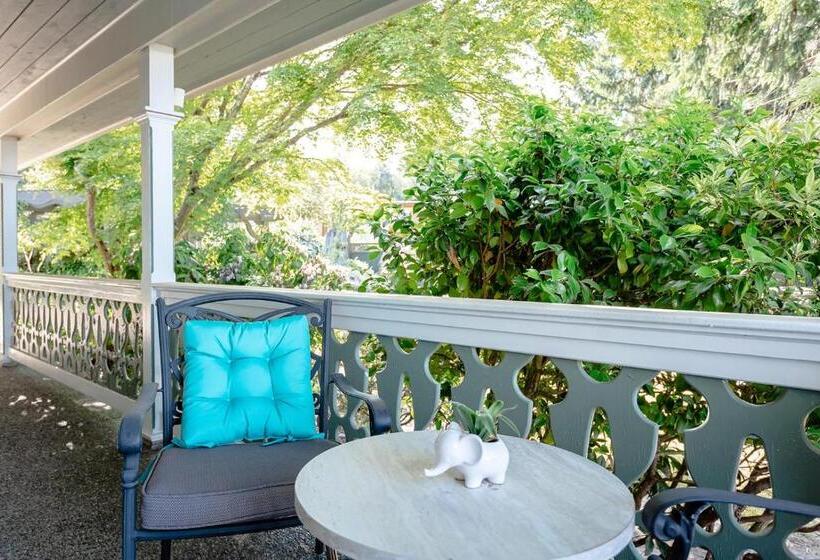 小型套房带海景, Gorgeous Private Estate With Ocean And Mountain View