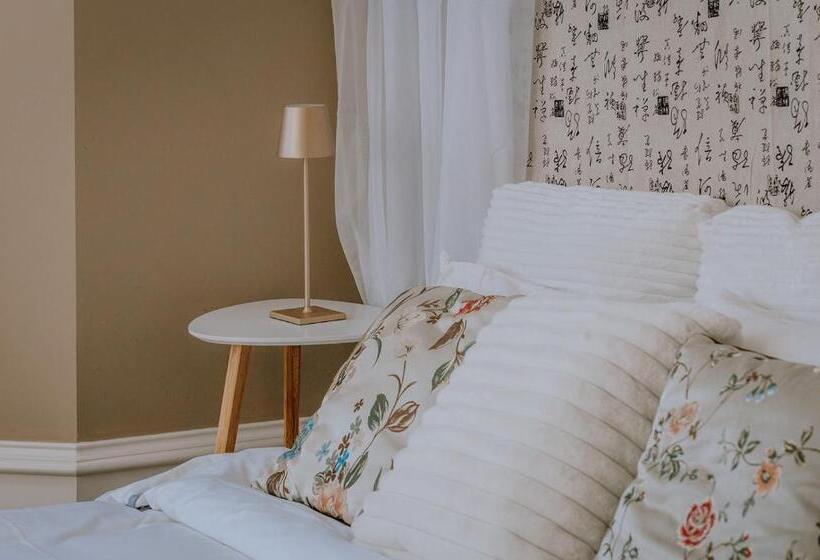 小型套房带海景, Gorgeous Private Estate With Ocean And Mountain View