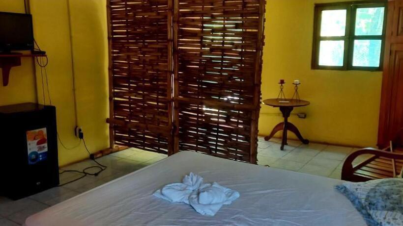 غرفة قياسية ثلاثية, Exotic Island Lodge