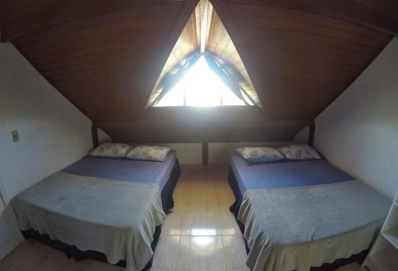 חדר משפחתי, Quartos Privativos Pinheira Hostel Pinheira