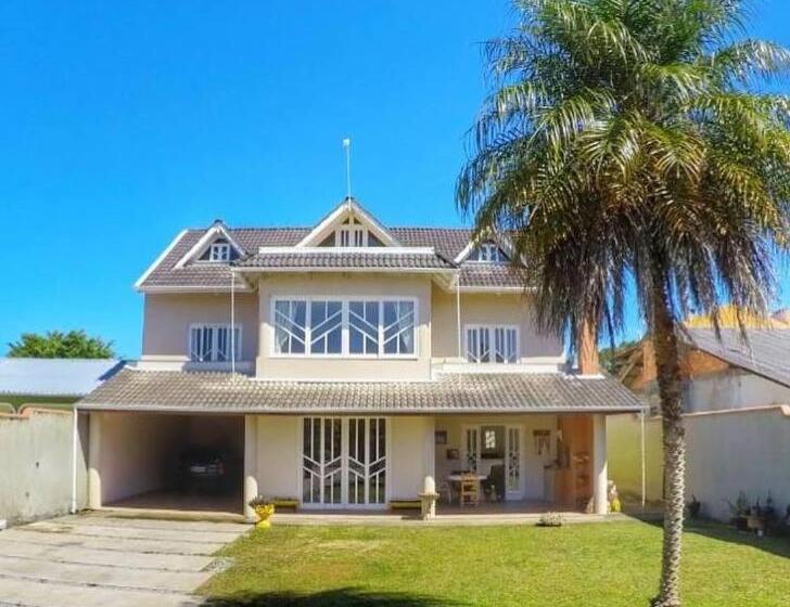 חדר סטנדרט לשלושה עם מרפסת, Quartos Privativos Pinheira Hostel Pinheira