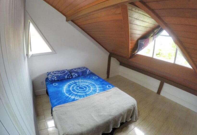 חדר אקונומי, Quartos Privativos Pinheira Hostel Pinheira