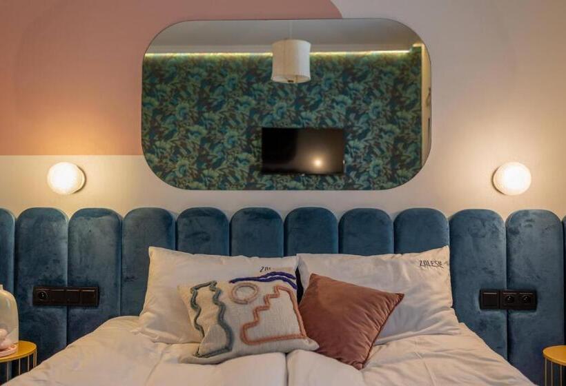 غرفة قياسية, Willa Zalesie