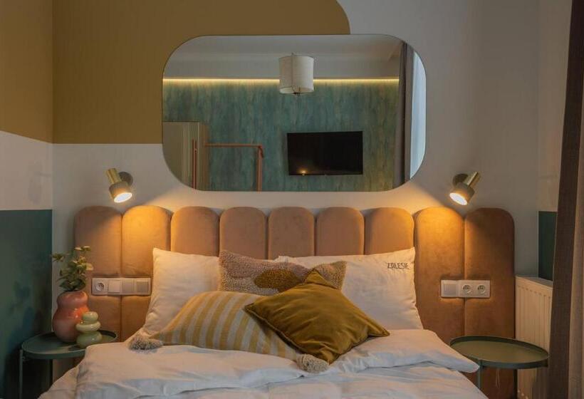 غرفة قياسية, Willa Zalesie