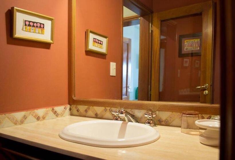 اتاق لوکس با بالکن, Hosteria Casa De Paula