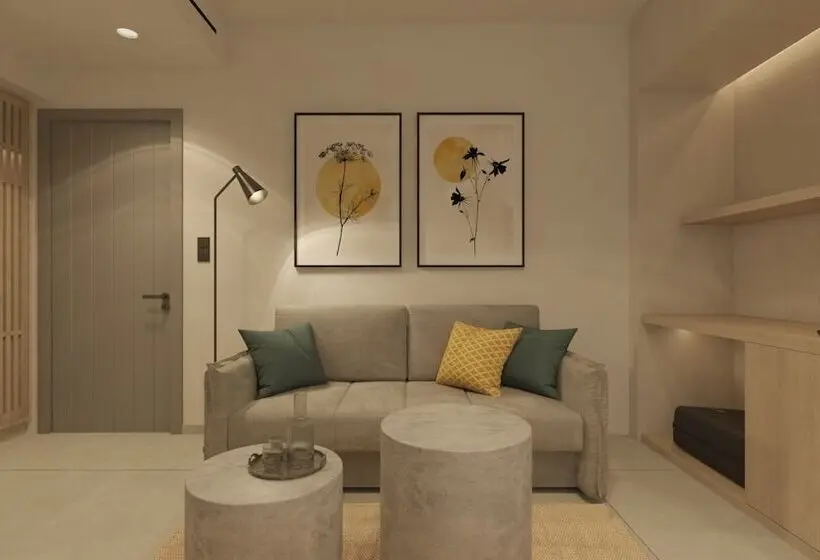 Suite, Opal Paros