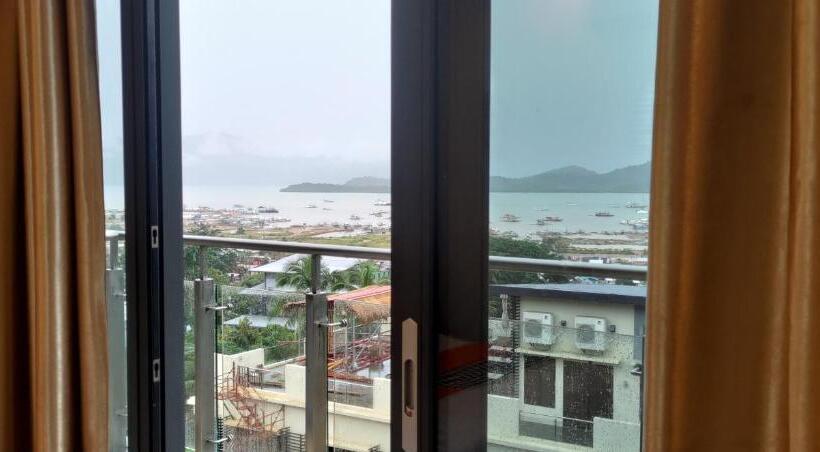 اتاق لوکس با بالکن, Sky Garden