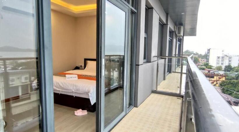 اتاق لوکس با بالکن, Sky Garden