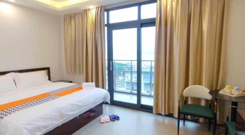 اتاق لوکس با بالکن, Sky Garden