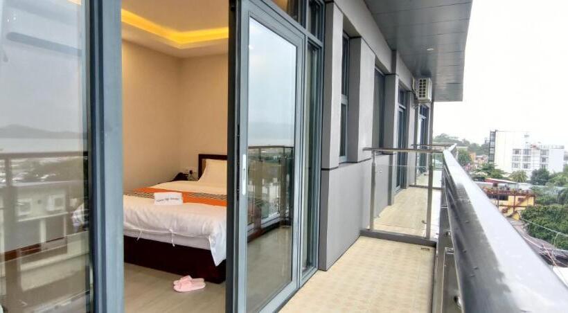 اتاق لوکس با بالکن, Sky Garden