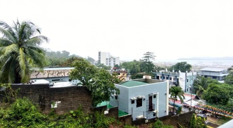 اتاق استاندارد با بالکن, Sky Garden