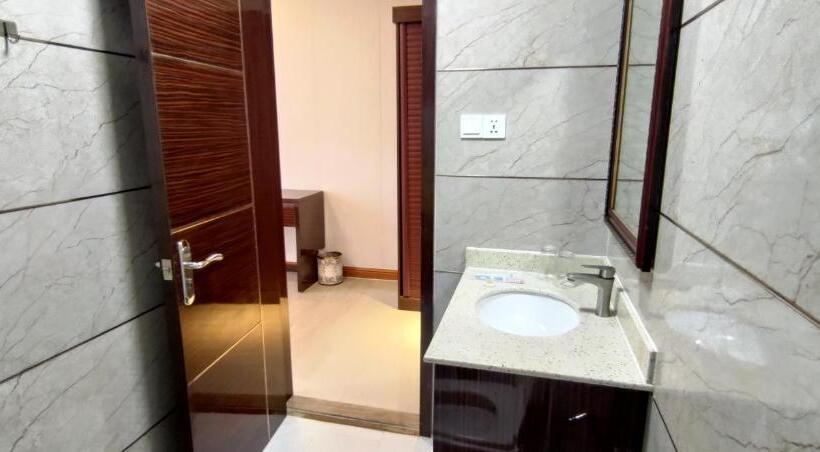 اتاق استاندارد با بالکن, Sky Garden