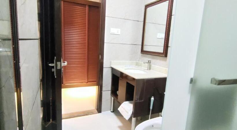 اتاق لوکس خانوادگی, Sky Garden