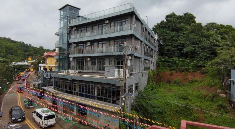 اتاق لوکس خانوادگی, Sky Garden