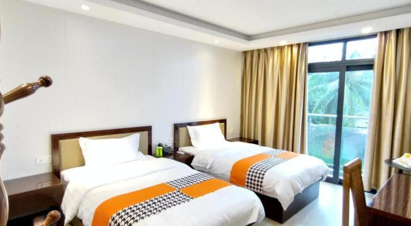 اتاق استاندارد سه تخته با بالکن, Sky Garden