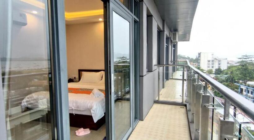 اتاق لوکس با بالکن, Sky Garden