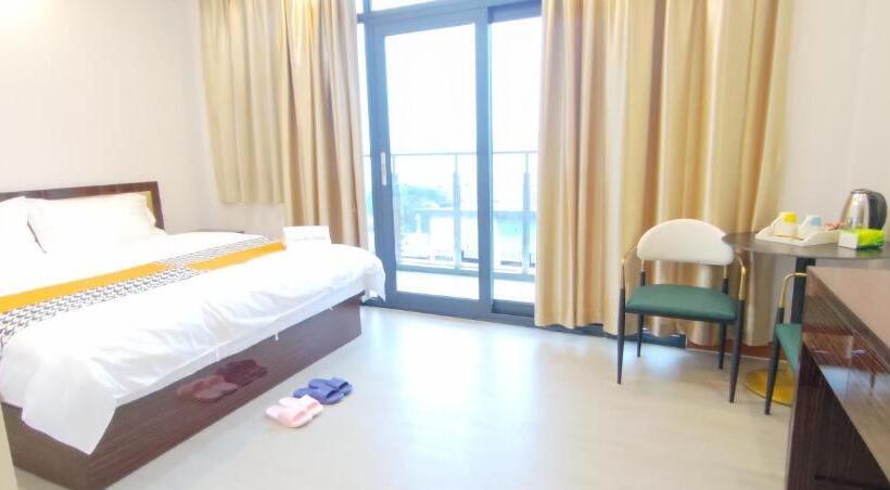 اتاق لوکس با بالکن, Sky Garden