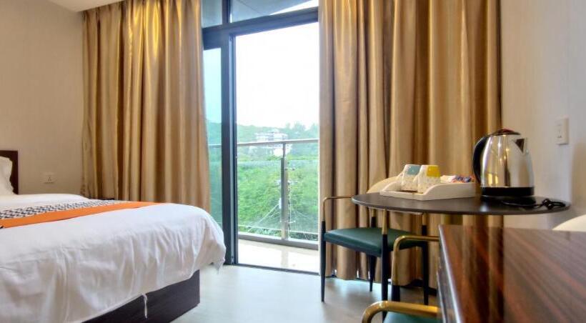 اتاق استاندارد با بالکن, Sky Garden