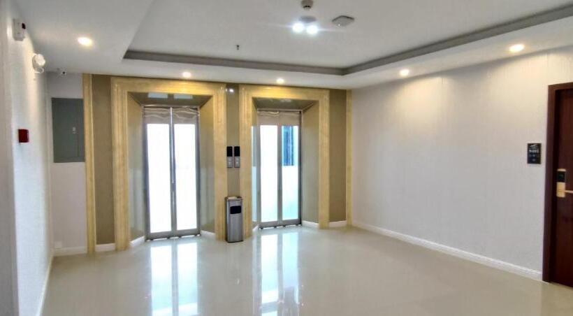 اتاق استاندارد با بالکن, Sky Garden