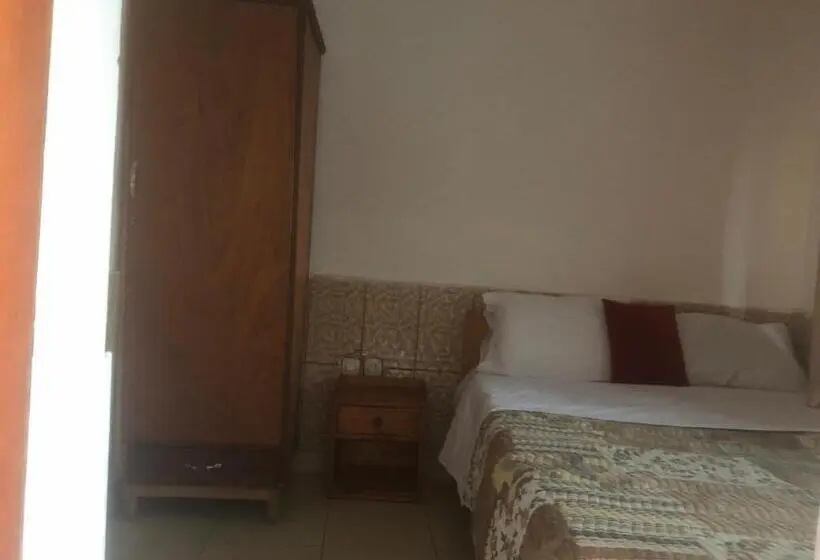 استودیو استاندارد با چشم‌انداز باغ, Zion Inn