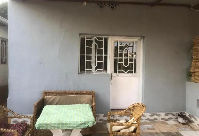 اتاق لوکس با بالکن, Zion Inn