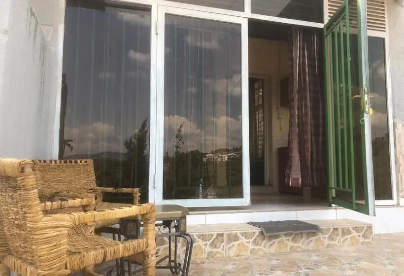 استودیو استاندارد با چشم‌انداز, Zion Inn